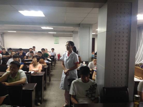 讨论内容:小儿肺炎主讲:黄启凌许红谢晓苗主持人:朱峰承办学科:儿科